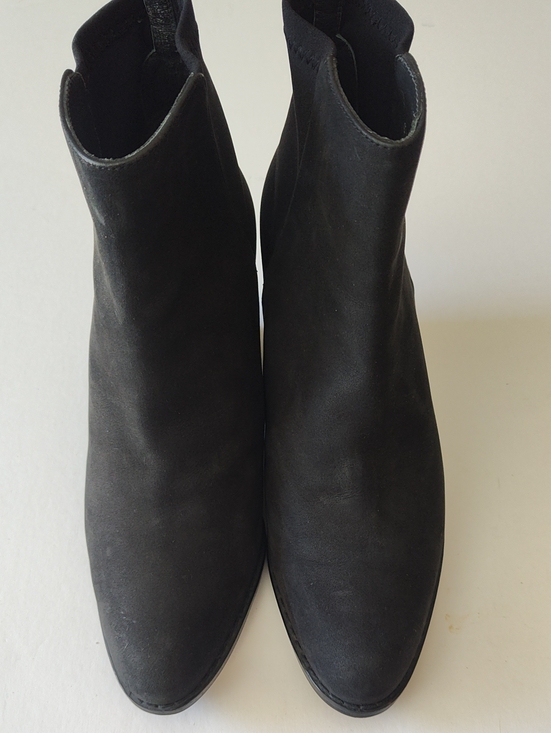 STUART WEITZMAN for Russell  Bromley Shoes - Classic Black Suede Stretch Suede Ankle Booties  Pointed-Toe Size 8